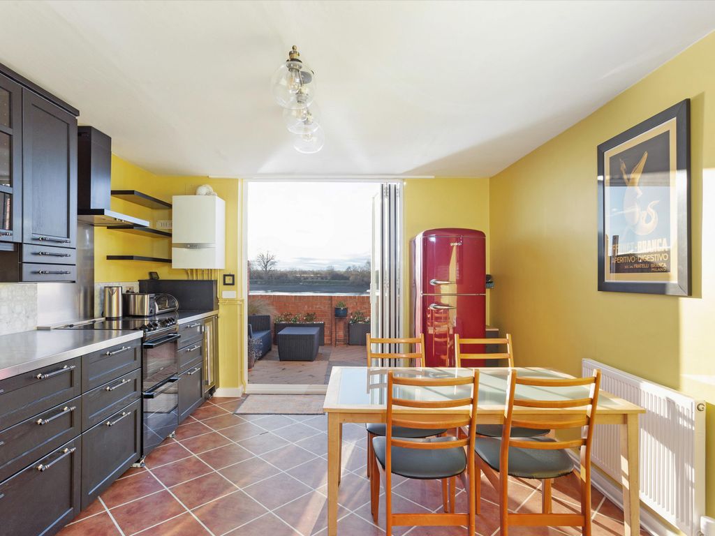 3 bed terraced house to rent in Adam Walk, Crabtree Lane, London SW6, £