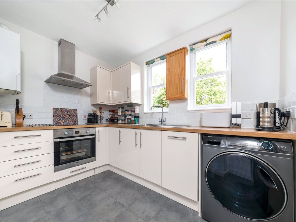 2 bed flat to rent in Wickham Road, London SE4 Zoopla