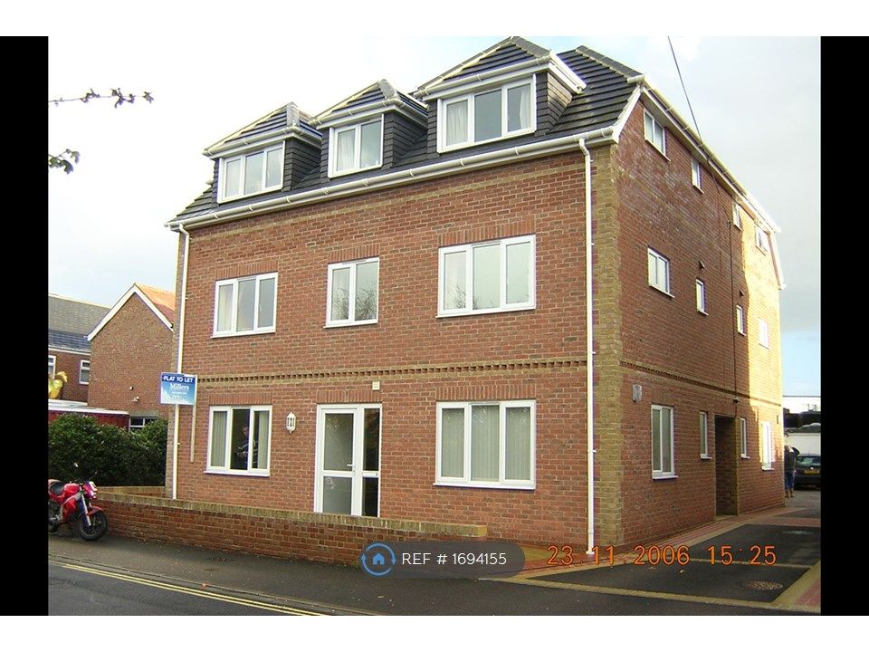2 bed flat to rent in Claremont Court, Hayling Island PO11 Zoopla