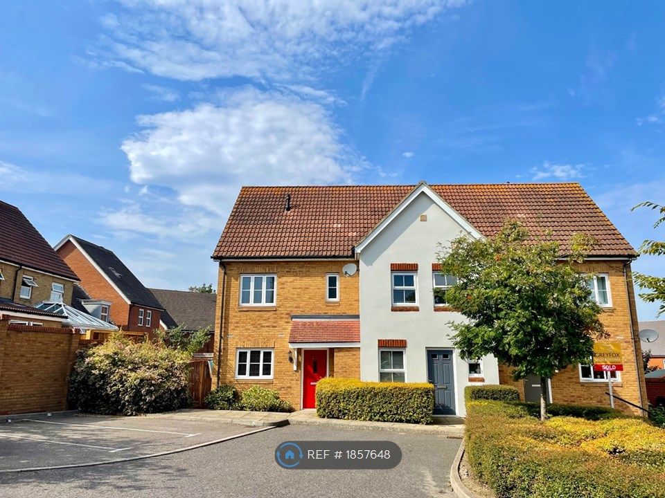 2 bed semidetached house to rent in Grange Road, Gillingham ME7, £