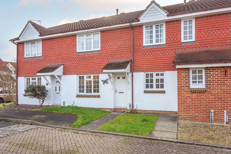 3 bed property for sale in Shaw Drive, WaltonOnThames KT12, £465,000