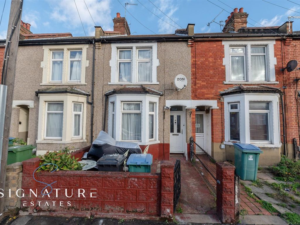 3 bed terraced house for sale in Queens Avenue, Watford WD18, £450,000