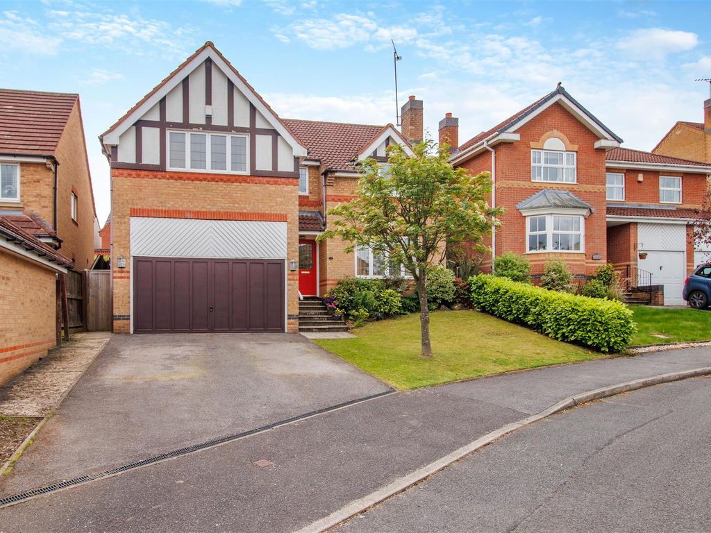 4 bed detached house for sale in Eskdale Close, Mansfield NG18, £