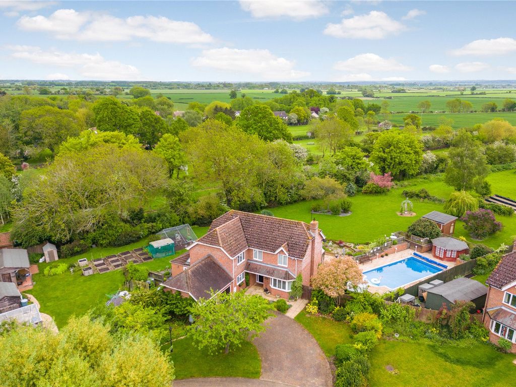 4 bed detached house for sale in Roundhills View, Glatton, Huntingdon