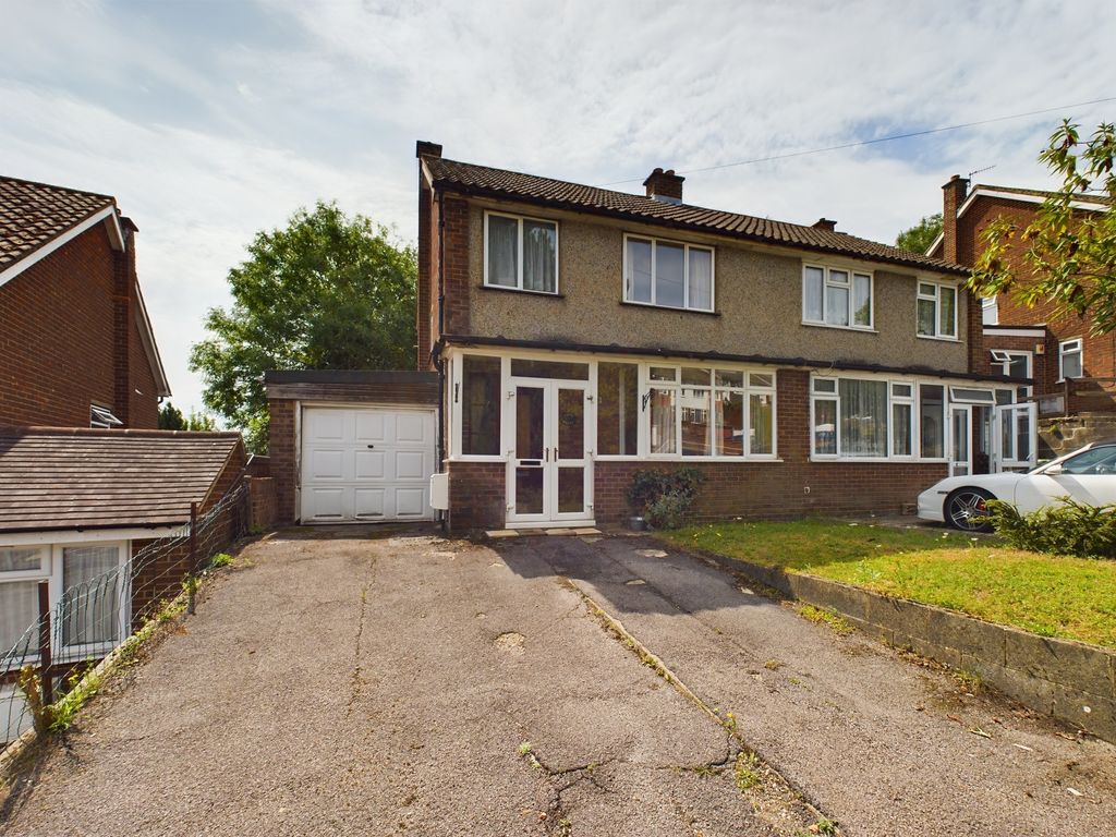 3 bed semidetached house for sale in Hughenden Avenue, High