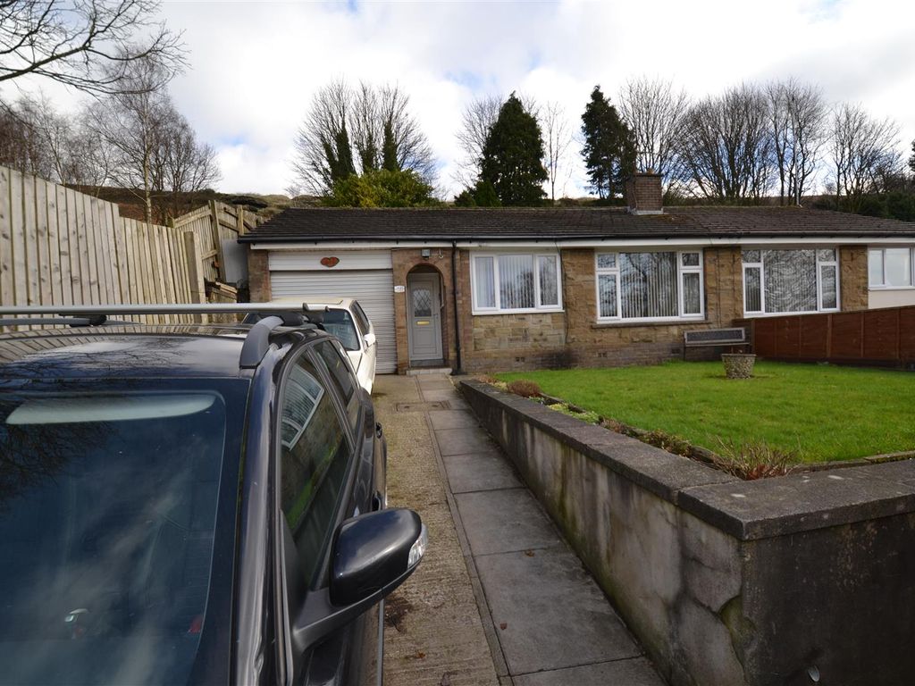 2 bed semidetached bungalow for sale in Crag Lane, Wheatley, Halifax