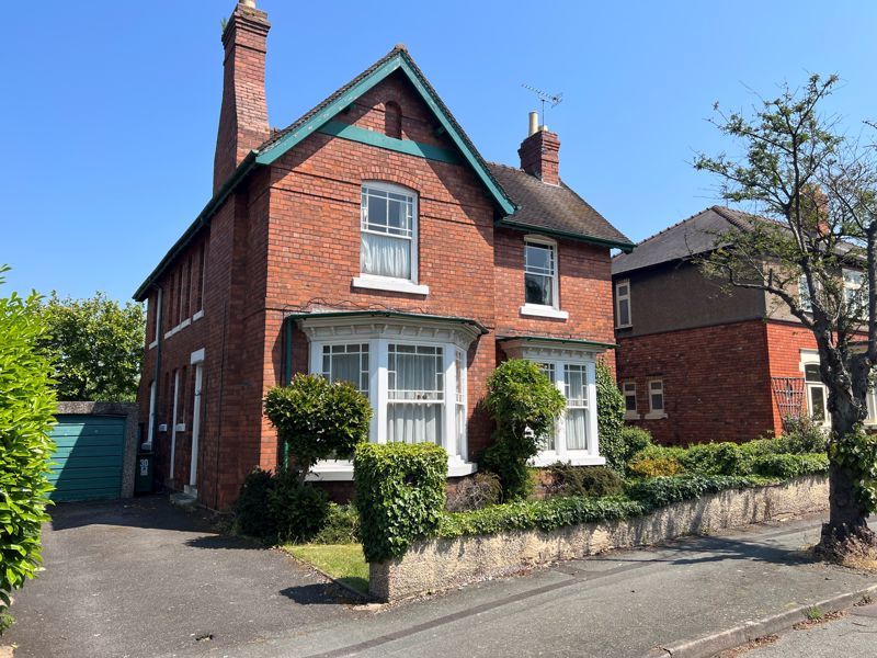 5 bed detached house for sale in Copthorne Road, Bradmore