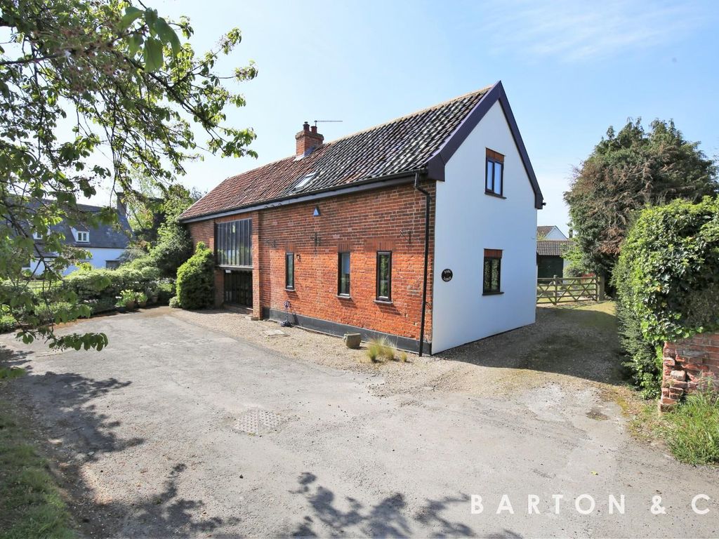 4 bed barn conversion for sale in Church Road, Tasburgh, Norwich NR15