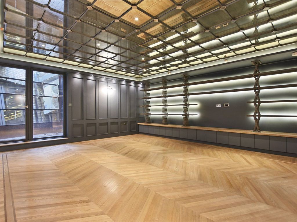 4 bed mews house to rent in Ferdinand Street, Chalk Farm, London NW1