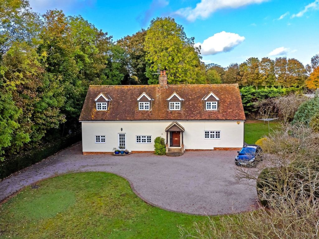 4 bed detached house for sale in High Street, Graveley, Hitchin