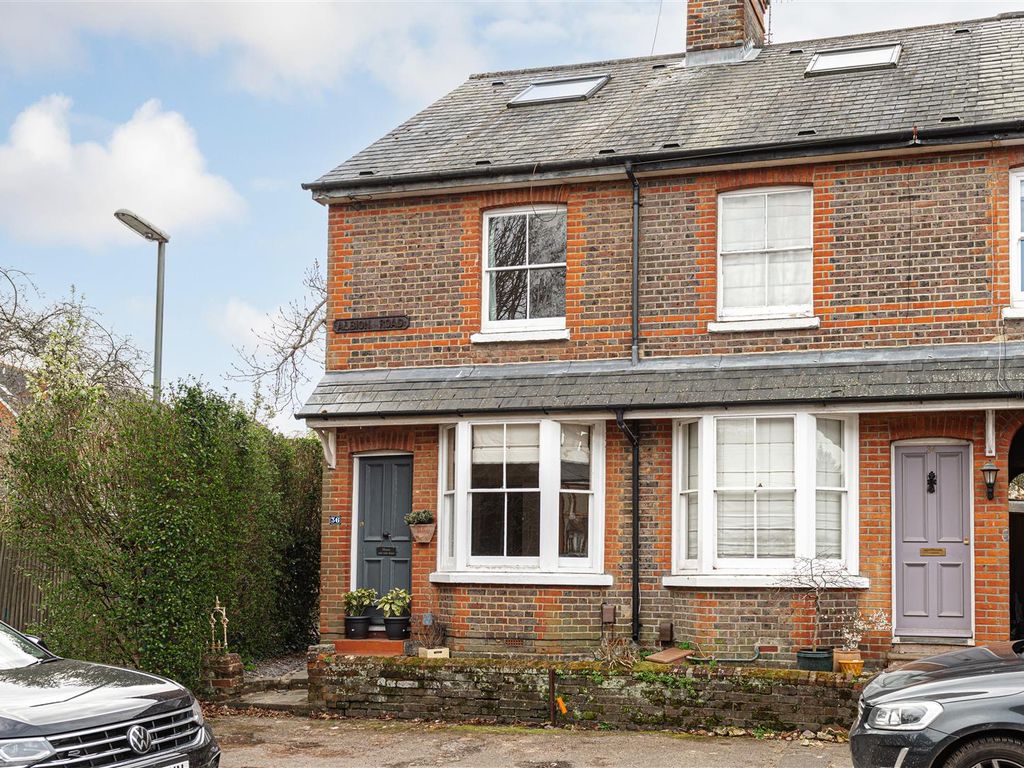 3 bed property to rent in Albion Road, Reigate RH2, £2,100 pcm Zoopla