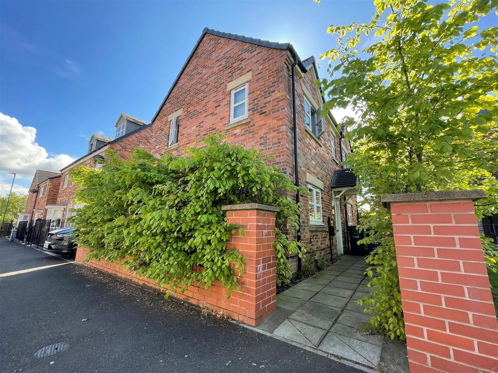 3 bed detached house for sale in Amberdale Avenue, Walkergate