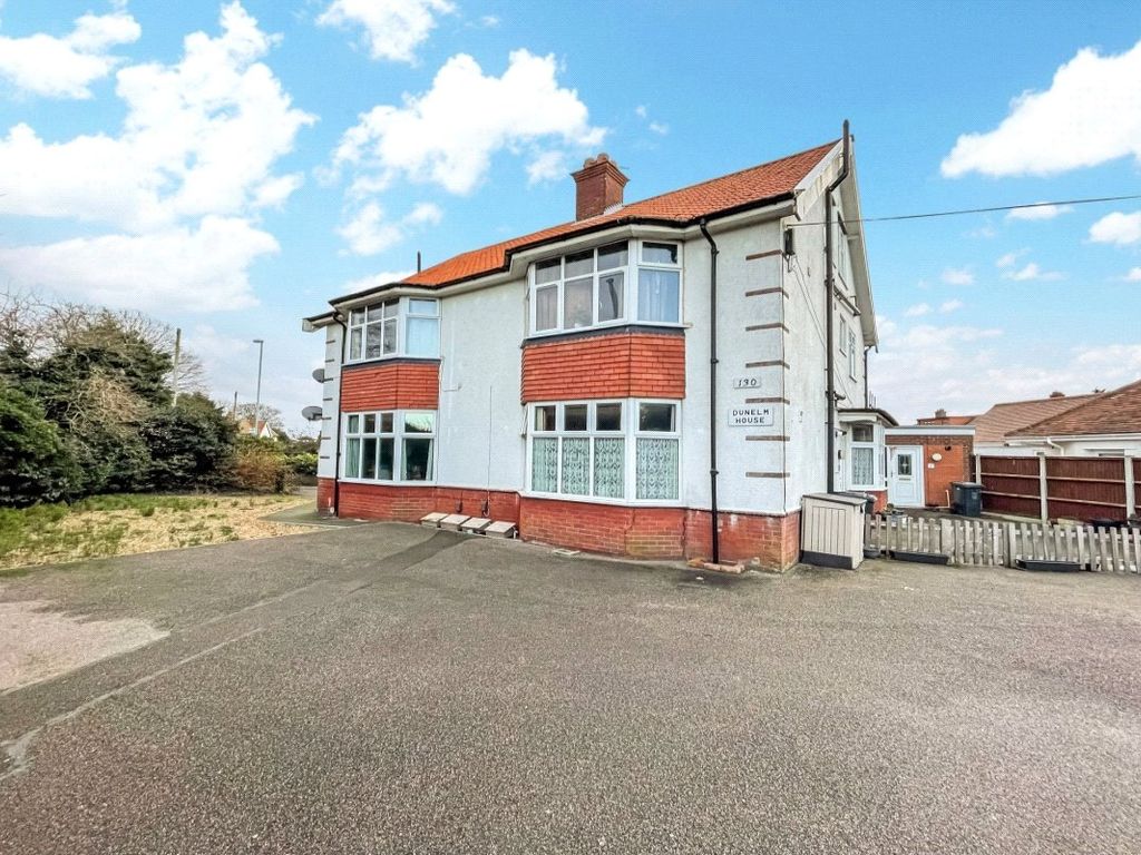 2 bed flat to rent in Middleton Road, Gorleston, Great Yarmouth