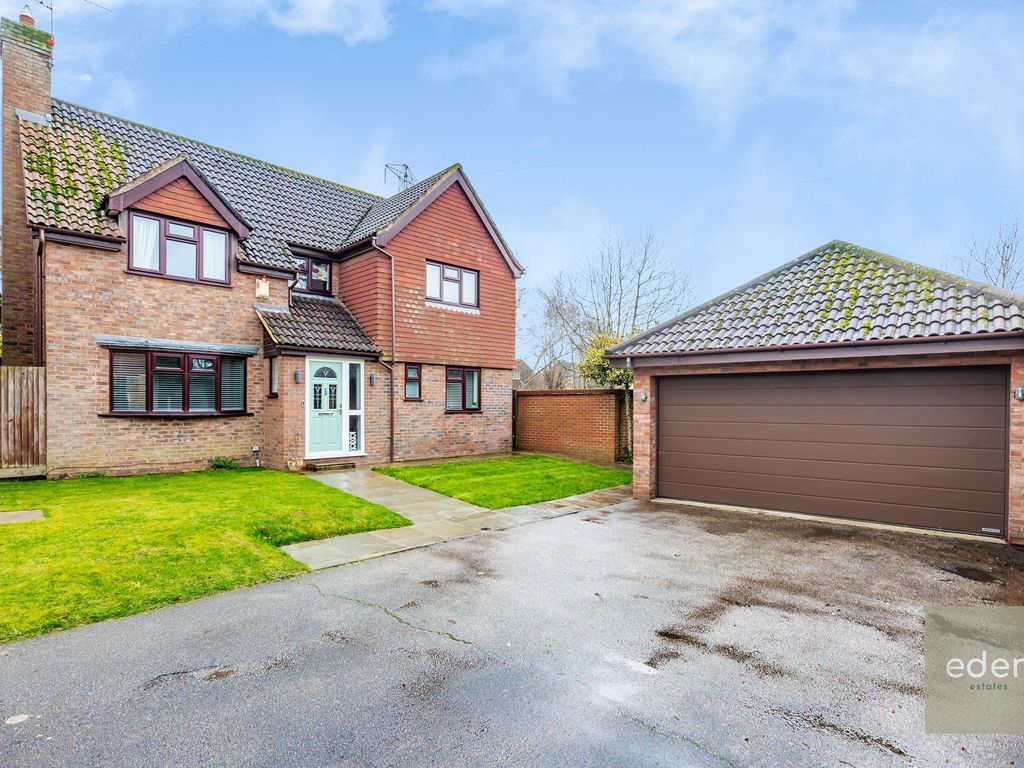 4 bed detached house for sale in Southey Way, Larkfield ME20, £560,000