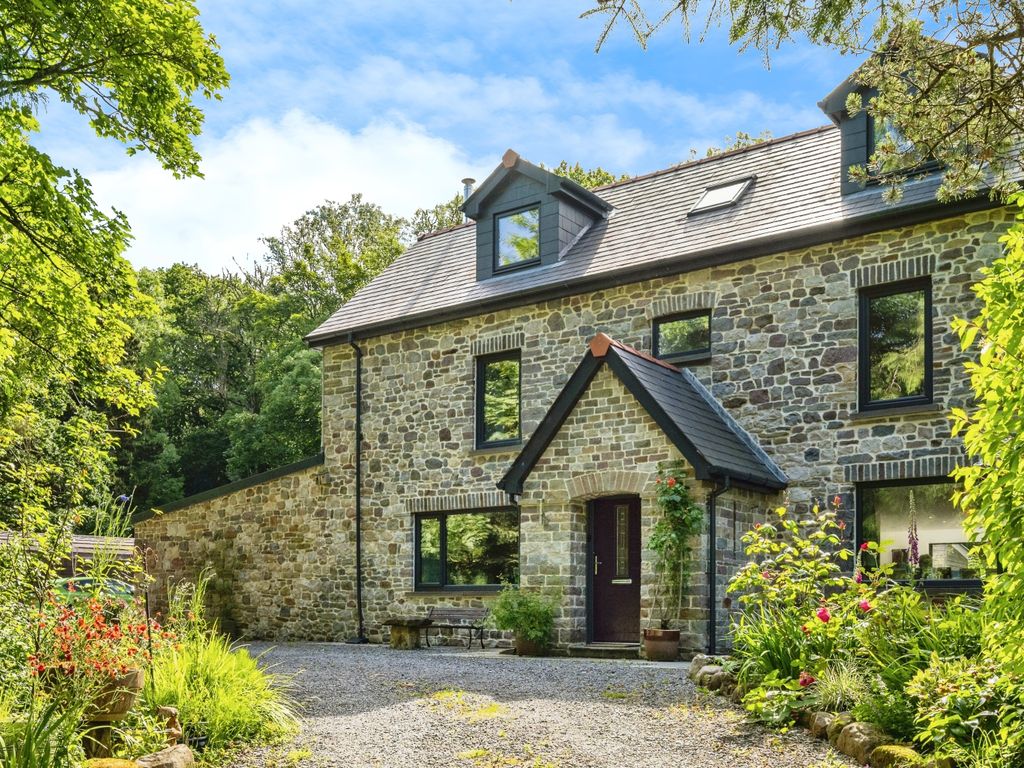 4 bed cottage for sale in Llundainfach, Caerlan, Abercrave, Powys SA9