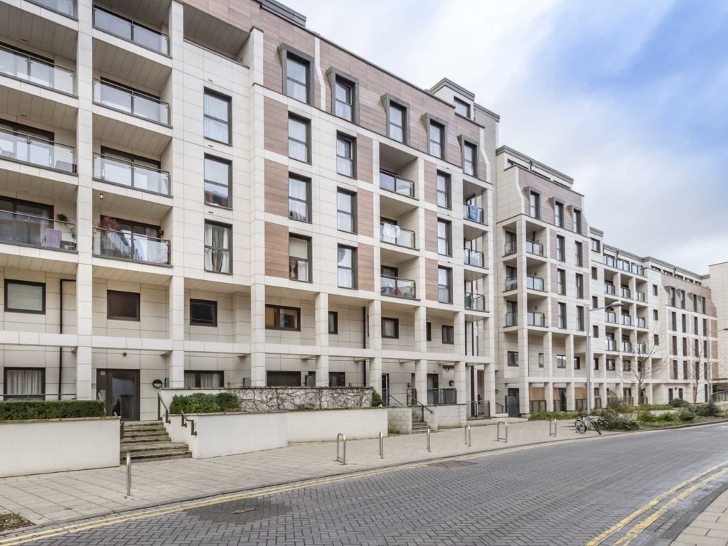 1 bed flat for sale in Skerne Road, Kingston Upon Thames KT2, £335,000 Zoopla