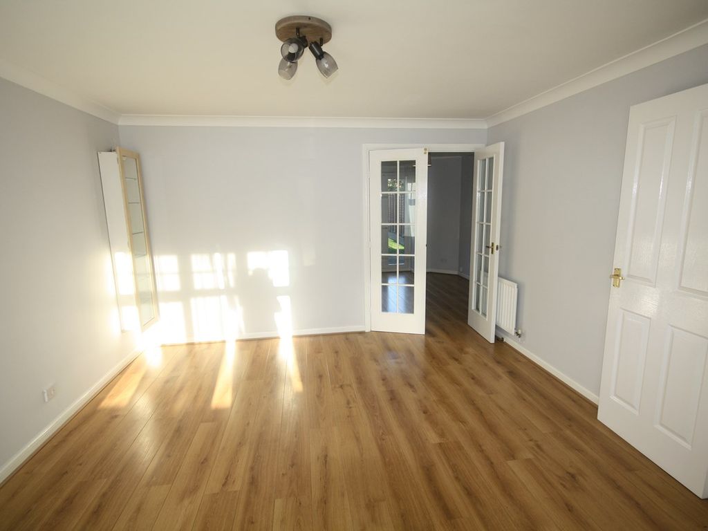 3 bed semidetached house to rent in Hawthorn Close, Iver Heath SL0