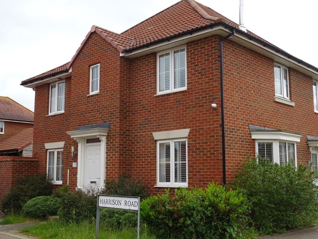 3 bed semidetached house to rent in Harrison Road, Aylesham