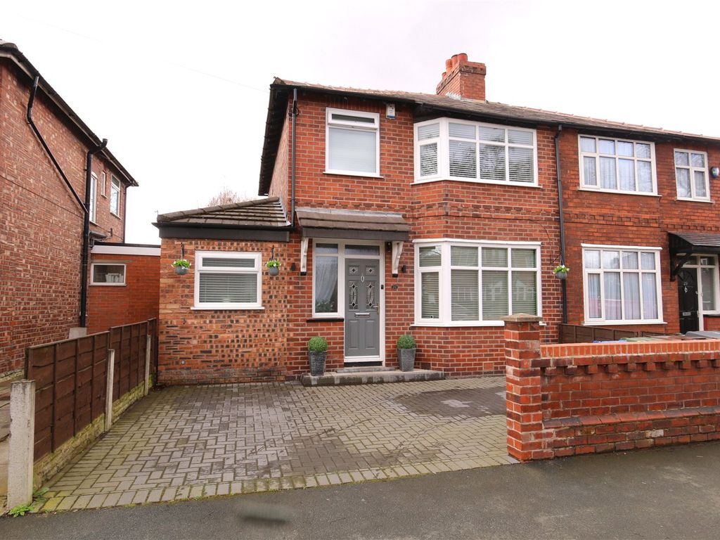 3 bed semidetached house for sale in Foxhall Road, Denton, Manchester