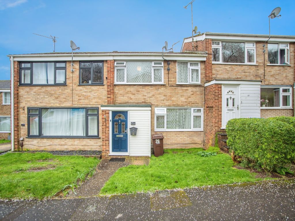 3 bed terraced house for sale in Broadlands Drive, Chatham ME5, £