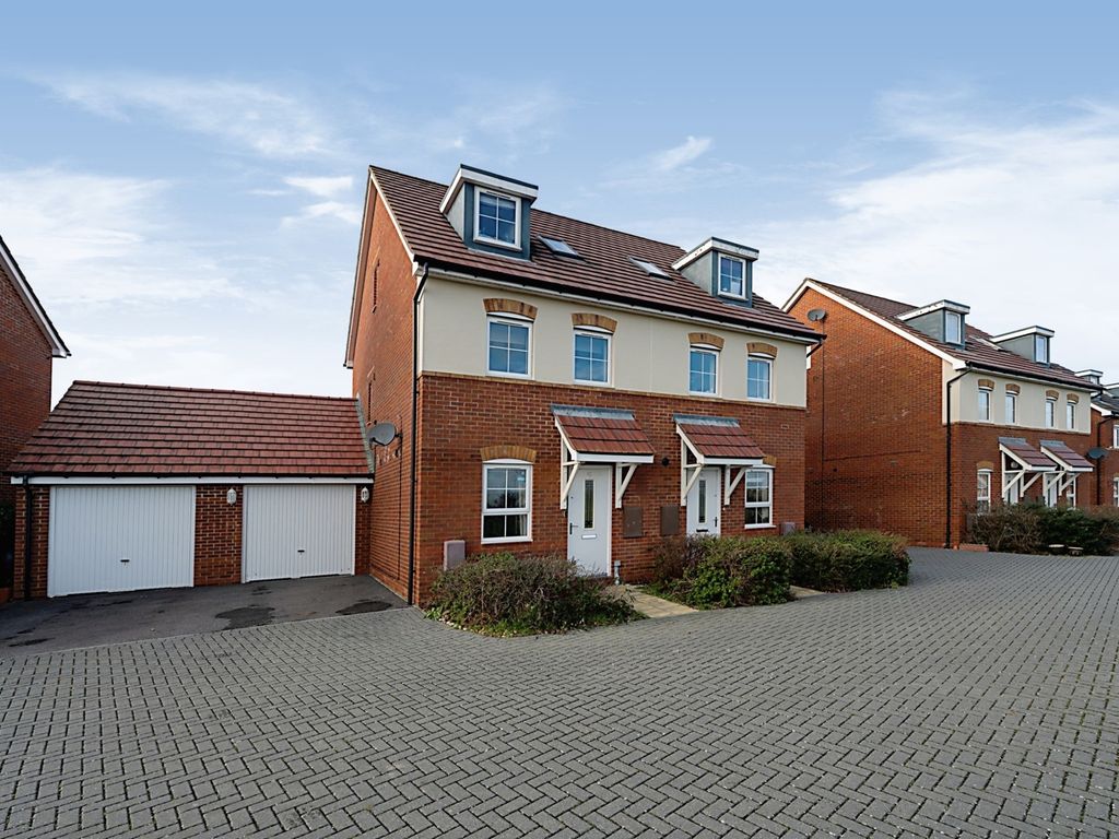 4 bed semidetached house for sale in Daffodil Way, Havant PO9 Zoopla