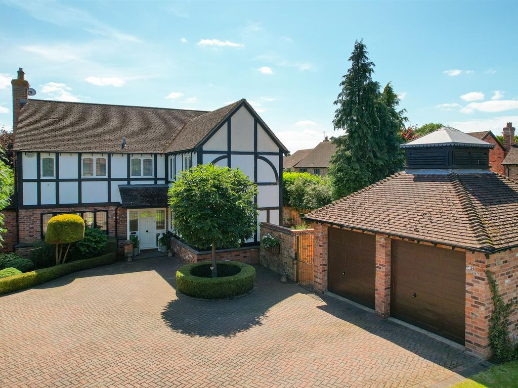 5 bed property for sale in Gainsborough Road, Shottery, StratfordUpon