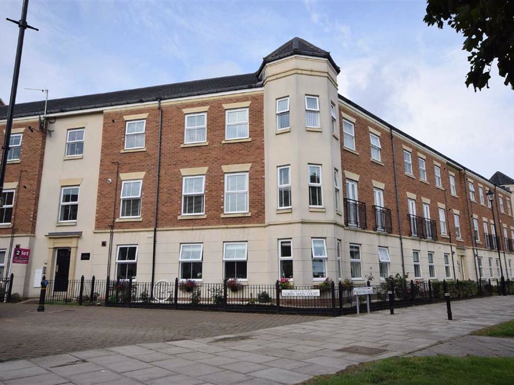 2 bed flat to rent in North Main Court, Westoe Crown Village, South