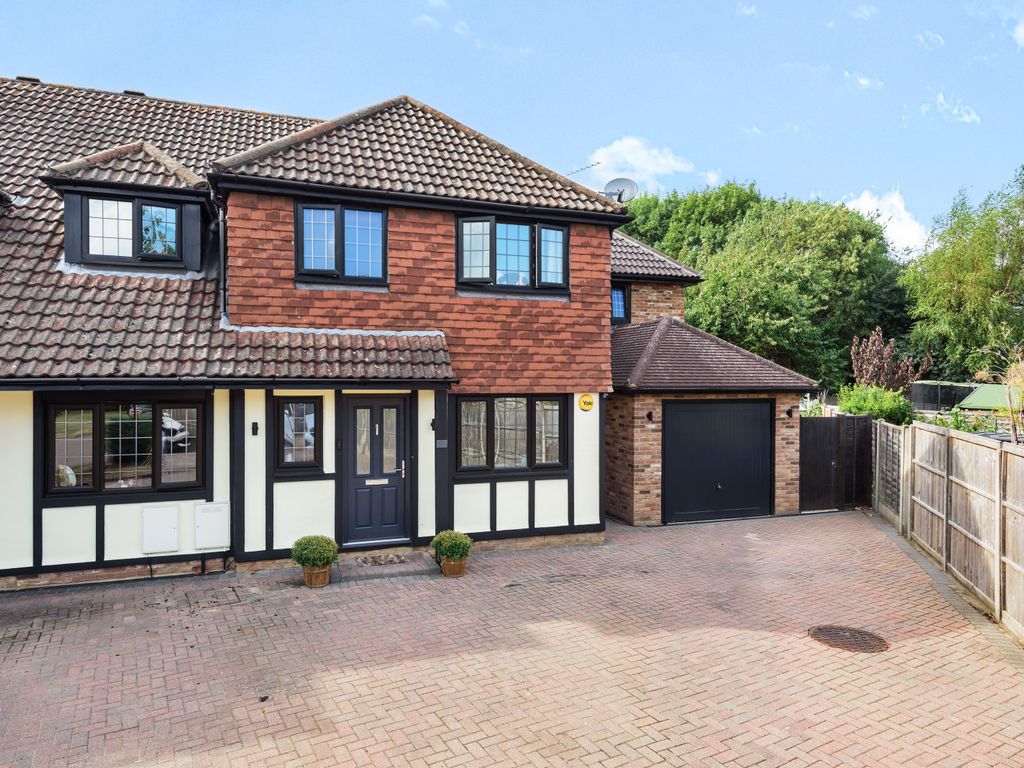 4 bed semidetached house for sale in School Lane, Addlestone, Surrey
