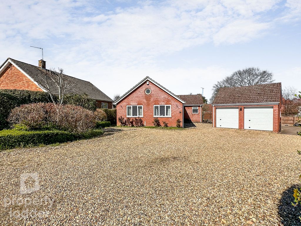 3 bed detached bungalow for sale in Sydney Road, Spixworth, Norwich