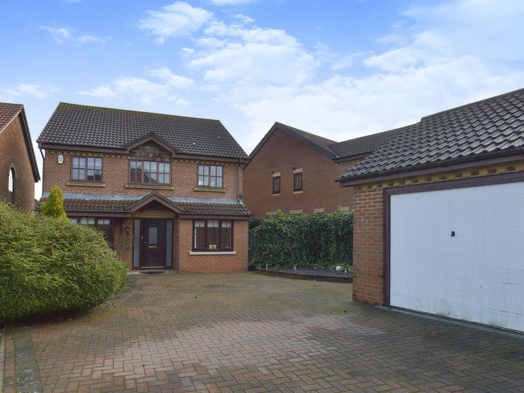 4 bed detached house for sale in Maxham, Shenley Brook End, Milton