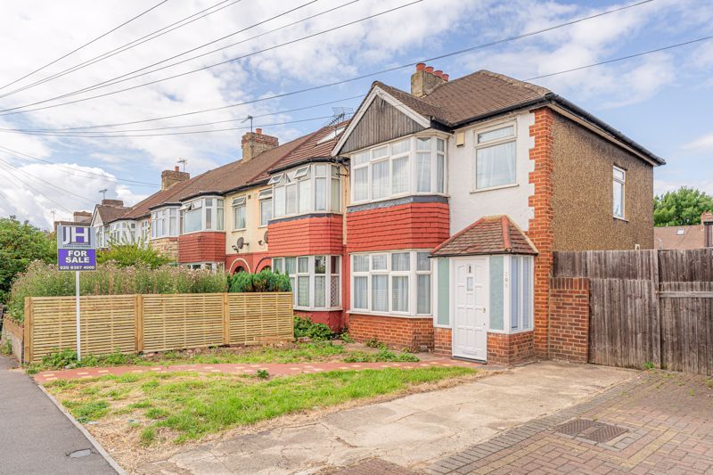 3 bed terraced house to rent in Great Cambridge Road, Enfield EN1, £