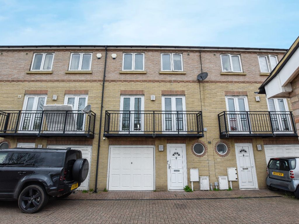 3 bed terraced house for sale in Marston Court, Greenhithe DA9, £