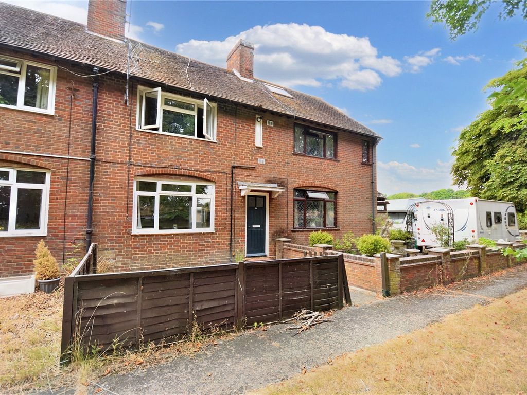 2 bed terraced house for sale in North Drive, Harwell, Didcot