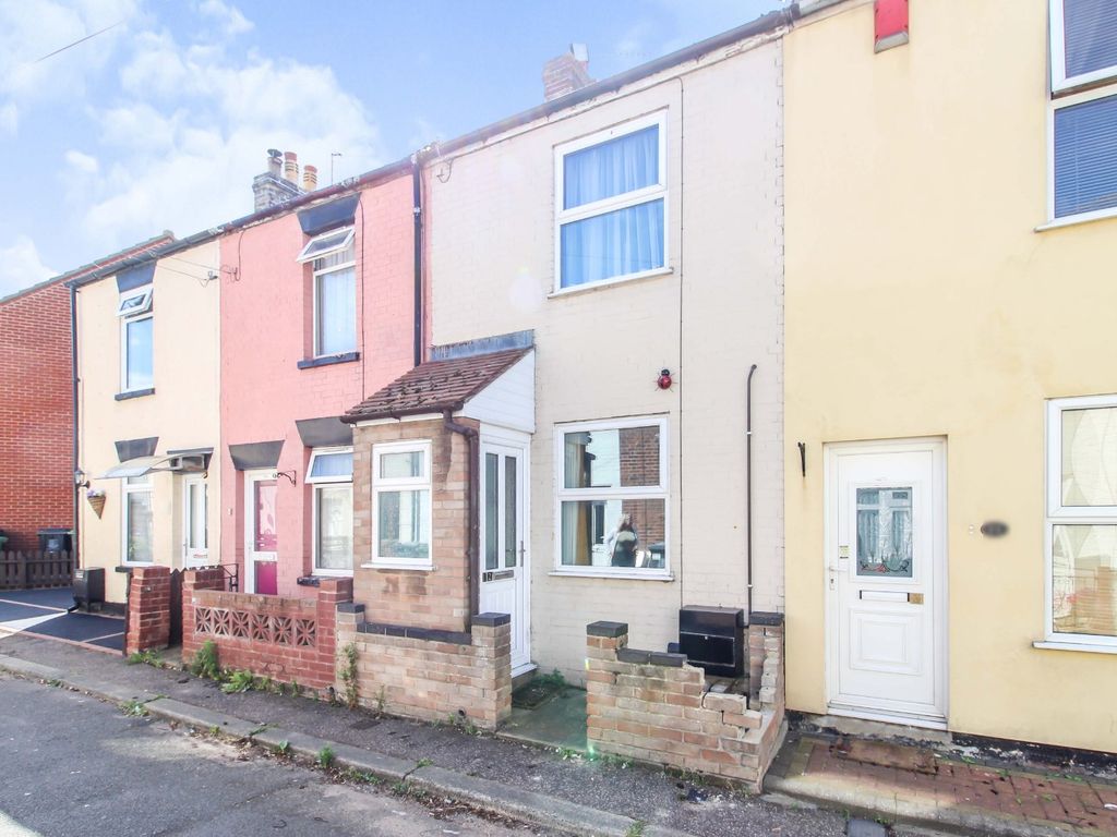 2 bed terraced house for sale in Manby Road, Gorleston, Great Yarmouth