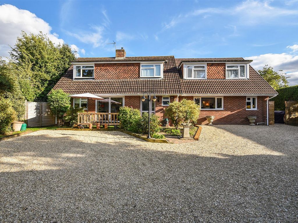 4 bed detached house for sale in Drove Road, Chilbolton, Stockbridge