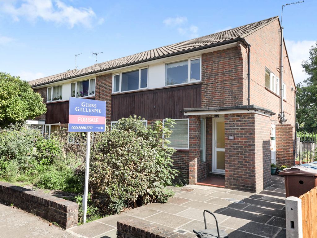 2 bed flat for sale in Wellington Road, Pinner, Middlesex HA5 Zoopla
