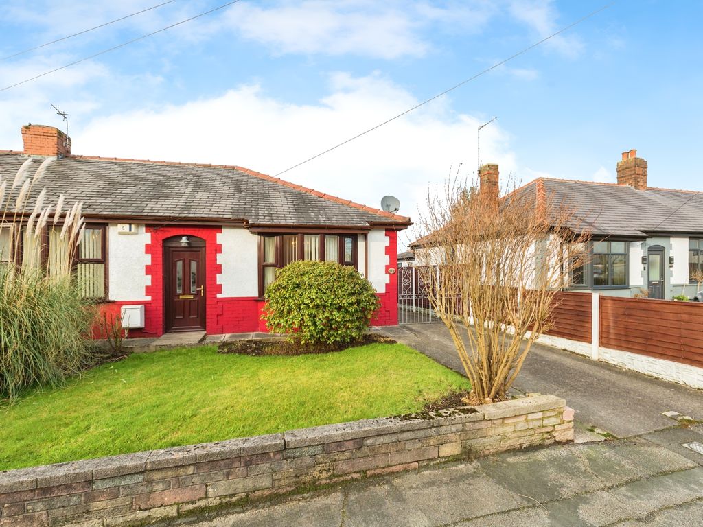 3 bed bungalow for sale in Lytham Road, AshtonOnRibble, Preston