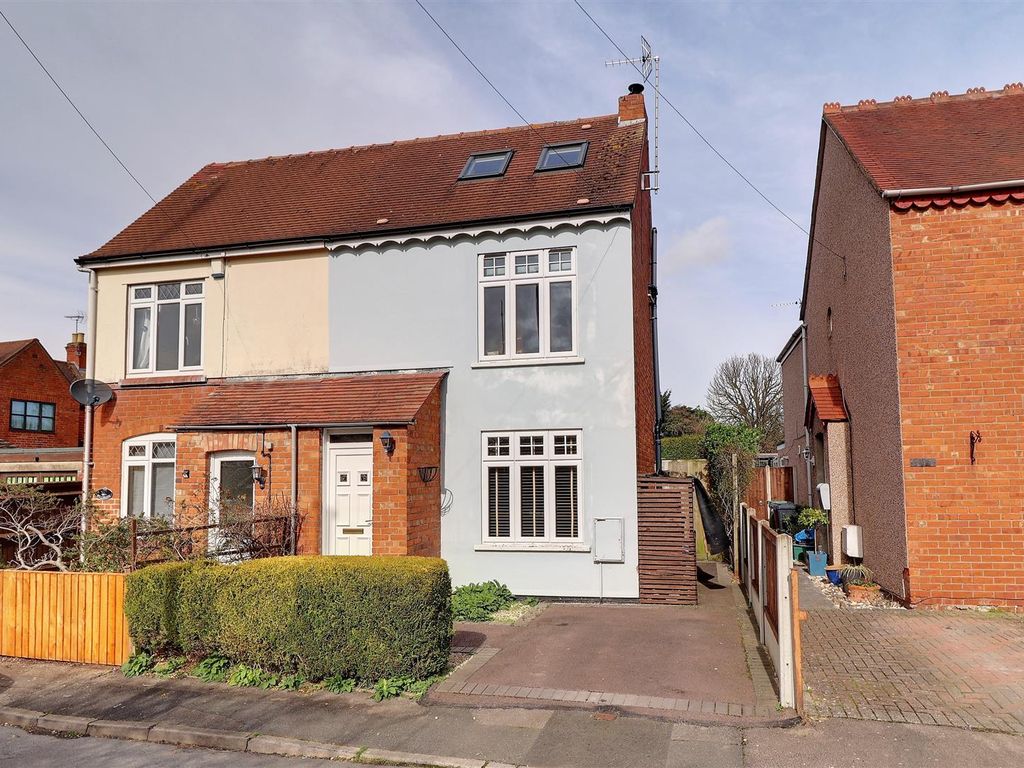 3 bed semidetached house for sale in Billbrook Road, Hucclecote