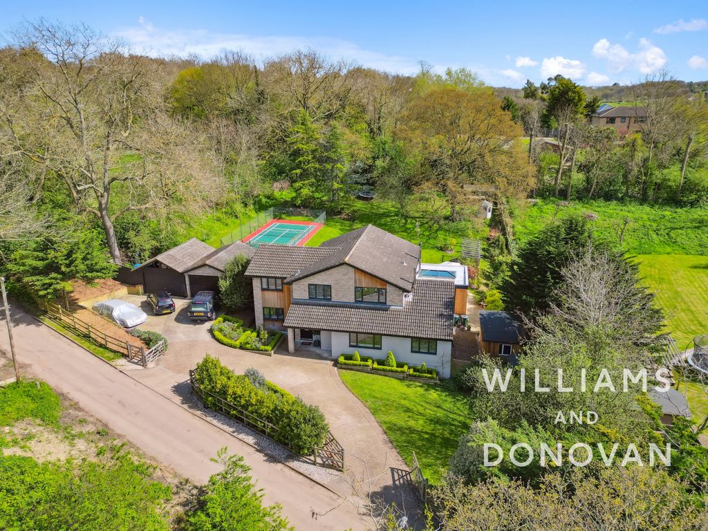 5 bed detached house for sale in Thundersley Park Road, Benfleet SS7, £