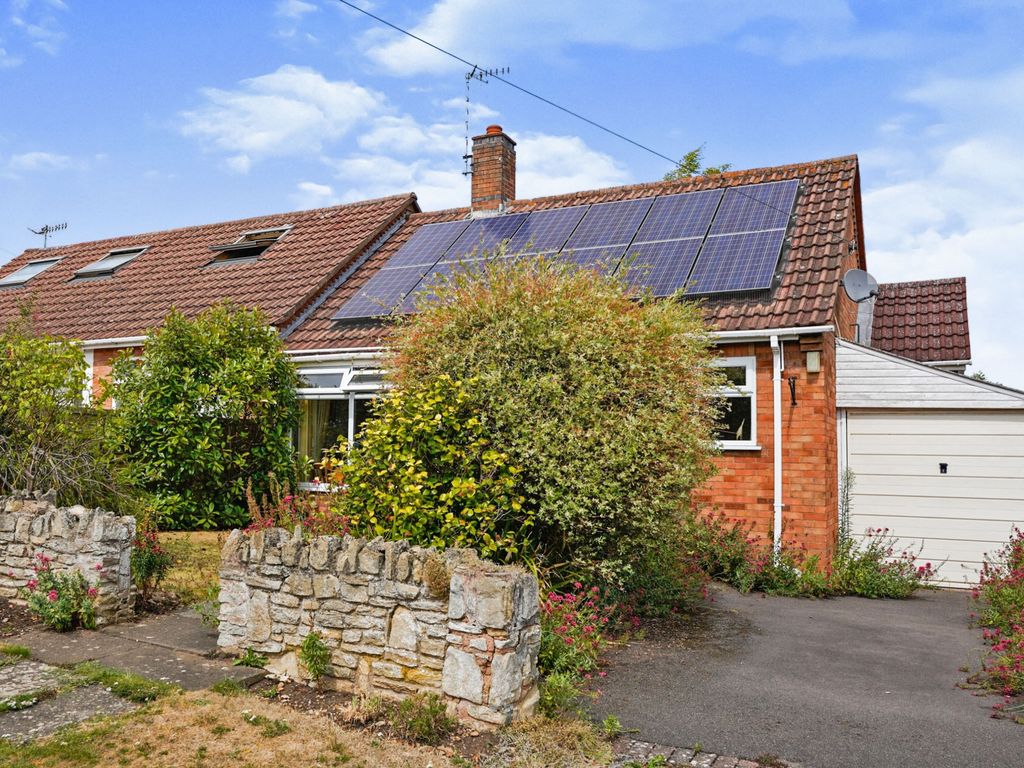 2 bed bungalow for sale in Whitcroft Road, Pershore, Worcestershire