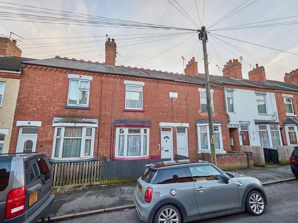 3 bed terraced house for sale in Queens Road, Hinckley LE10, £160,000