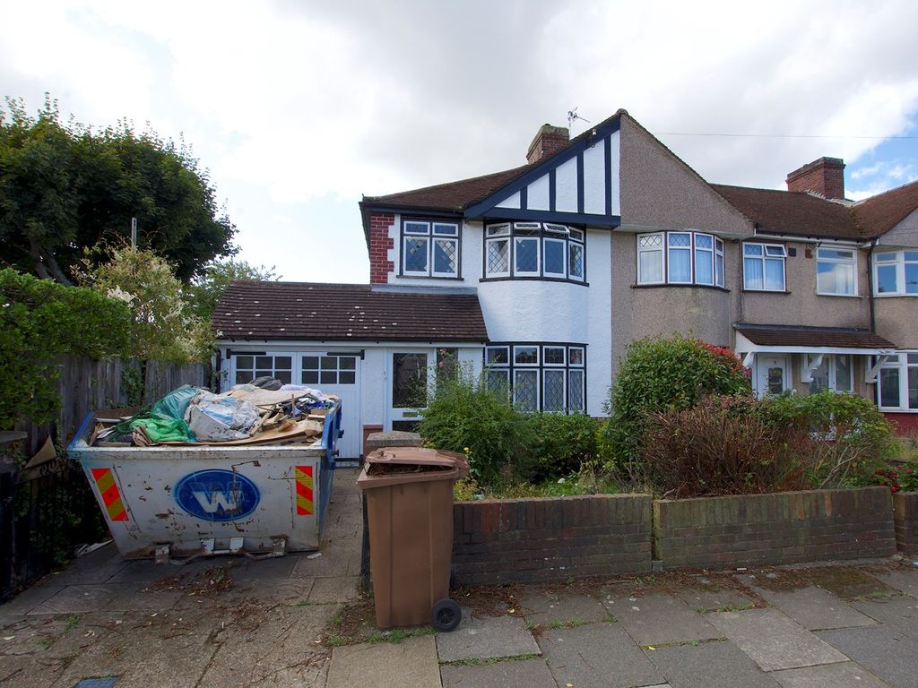 3 bed end terrace house for sale in Haddon Grove, Sidcup DA15, £500,000