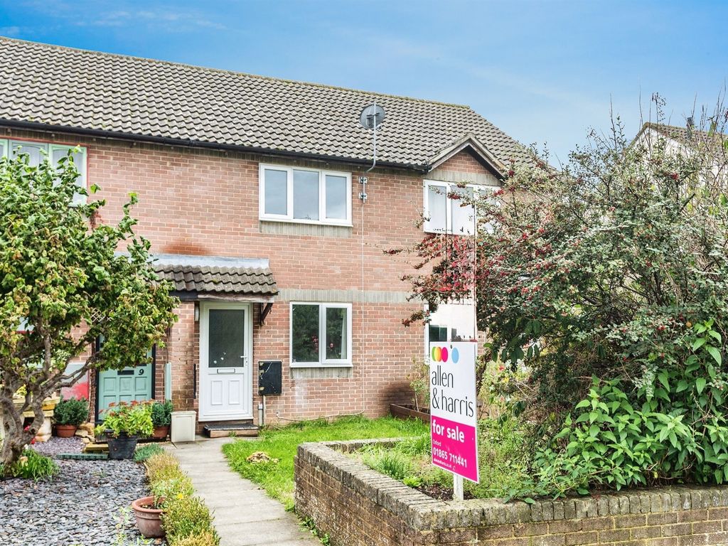 2 bed terraced house for sale in Three Corners Road, Garsington, Oxford