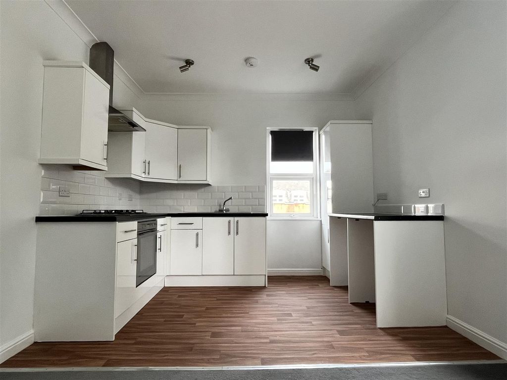 1 bed flat to rent in Station Road, Sidcup DA15, £1,250 pcm Zoopla