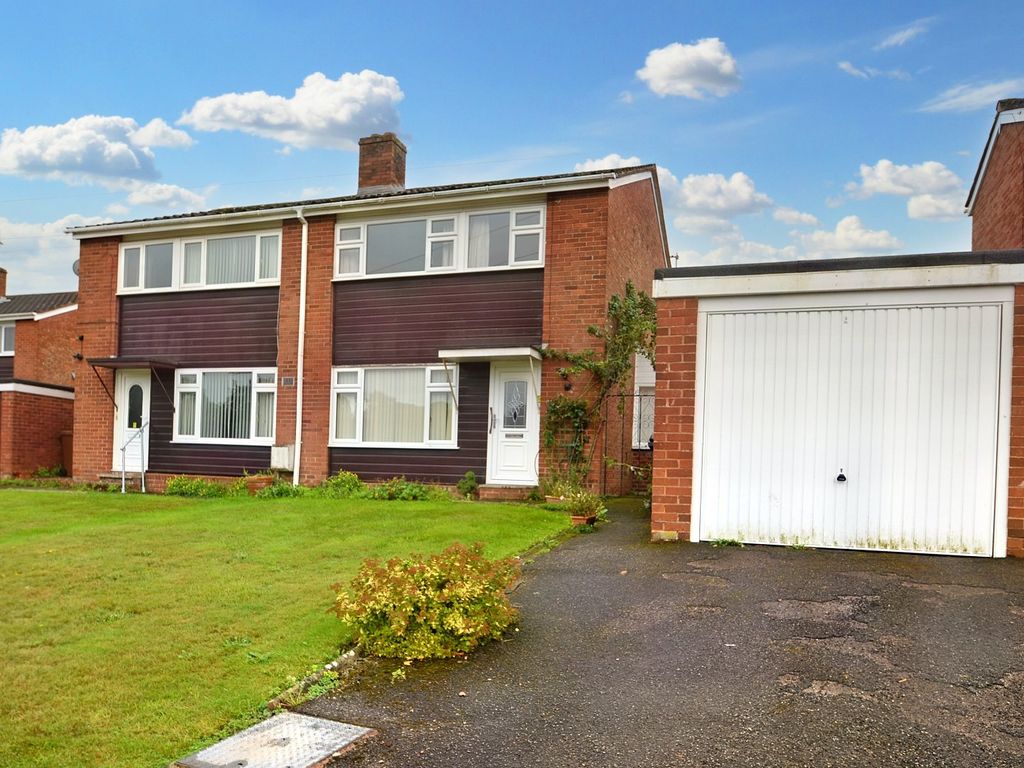3 bed semidetached house for sale in St. View, Cullompton