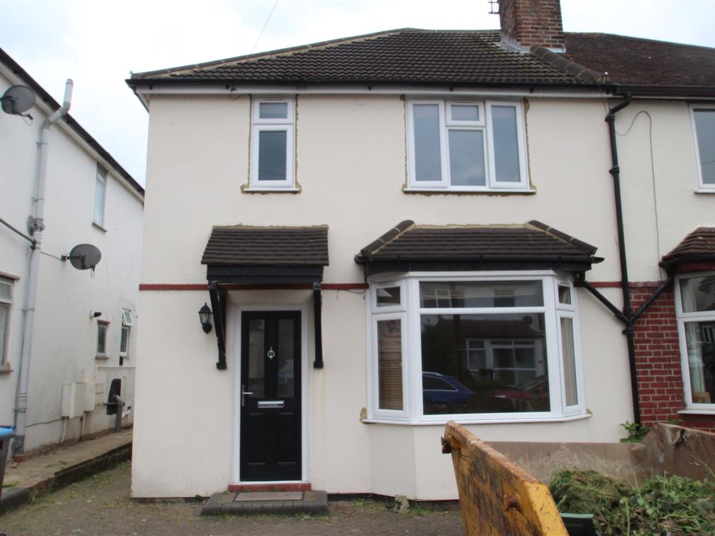 3 bed property to rent in Deaconsfield Road, Hemel Hempstead HP3, £