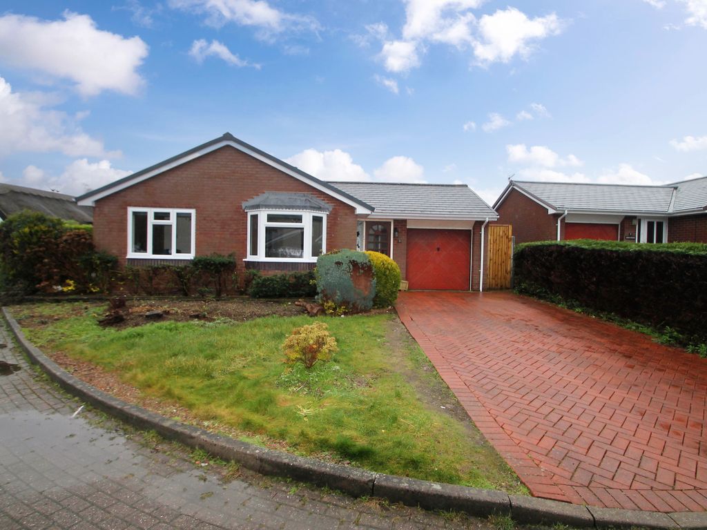 3 bed detached bungalow for sale in Leighton Road, Forden, Welshpool