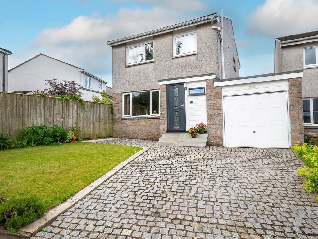 3 bed linkdetached house for sale in Braemar Avenue, Dunblane FK15