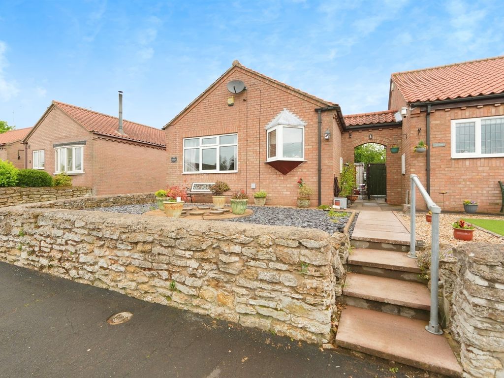 2 bed detached bungalow for sale in West Street, West Halton