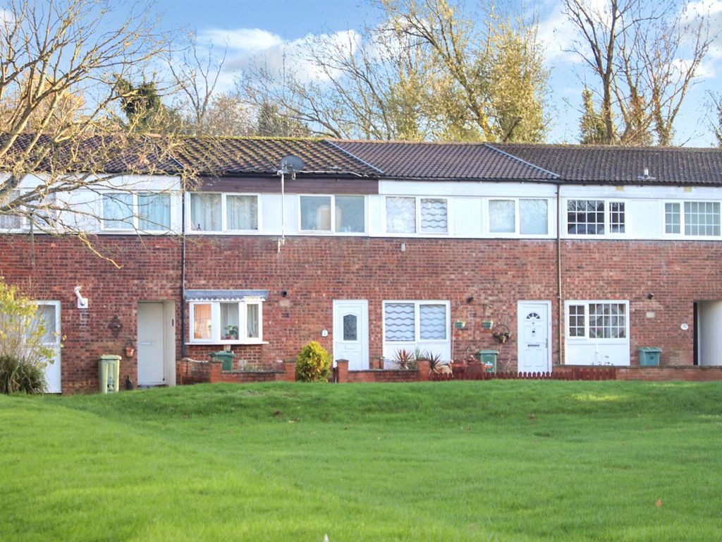 3 bed terraced house for sale in Lamberts Croft, Greenleys, Milton